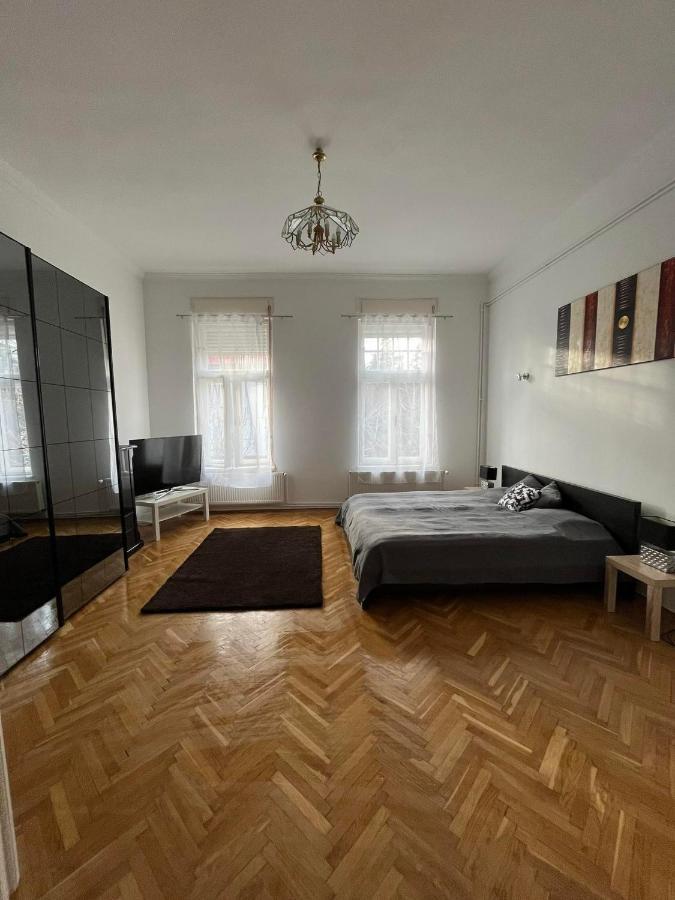Szeged Apartman Eksteriør bilde