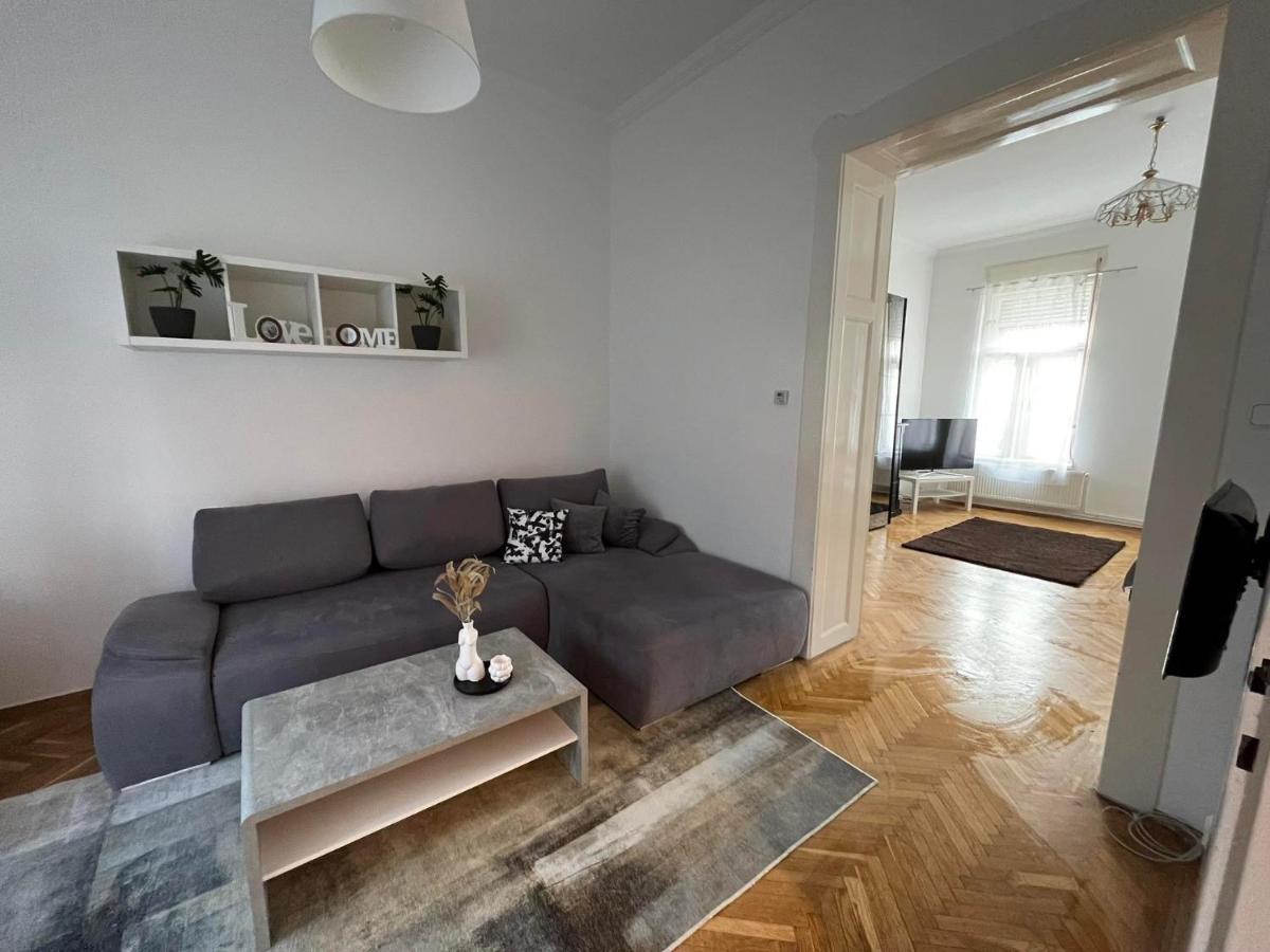 Szeged Apartman Eksteriør bilde
